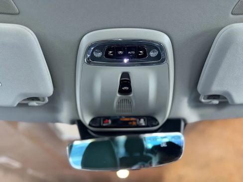 Used 2016 Volvo XC90 T6 Momentum image 38