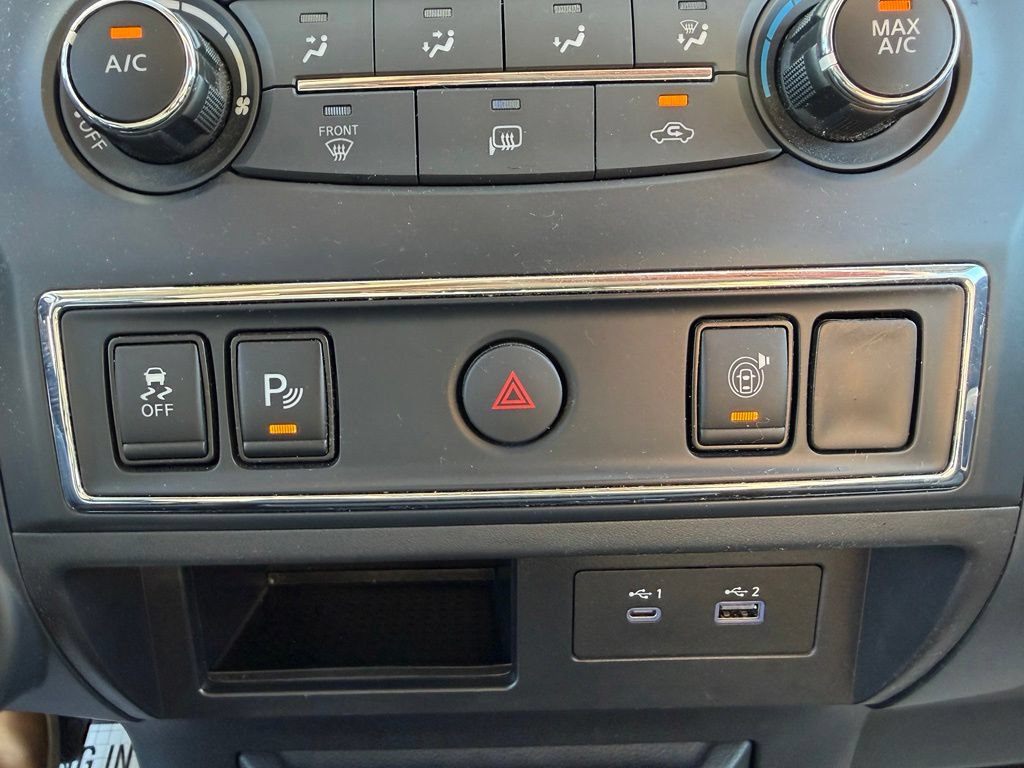 Used 2022 Nissan Titan SV w/ Accessory Utility Package AWD/4WD image 8