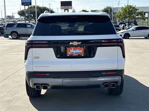 New 2026 Chevrolet Traverse LT w/ Enhanced Driving Package image 5