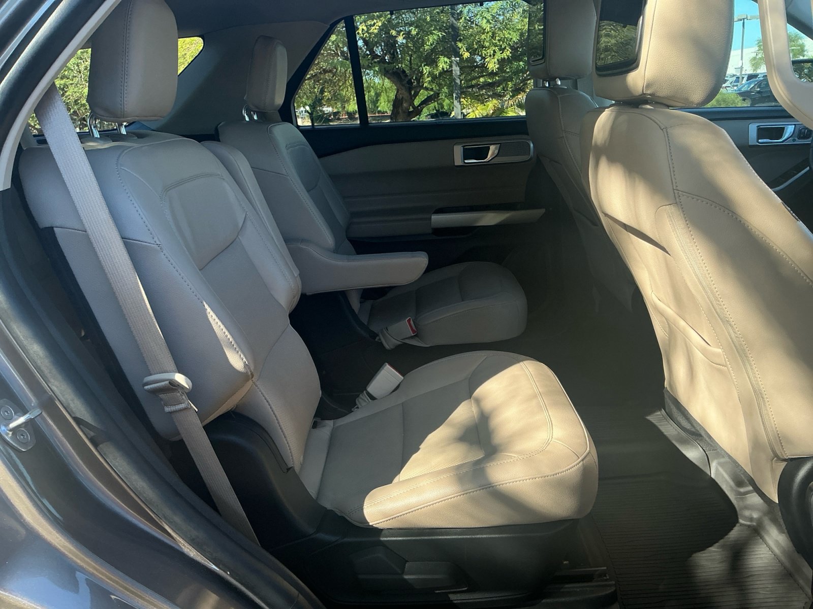 Used 2021 Ford Explorer Limited w/ Equipment Group 301A RWD image 18