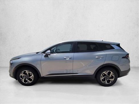 Used 2023 Kia Sportage LX FWD image 9