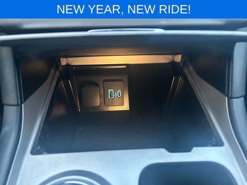 Certified 2021 Ford Explorer XLT w/ Class III Trailer Tow Package image 31