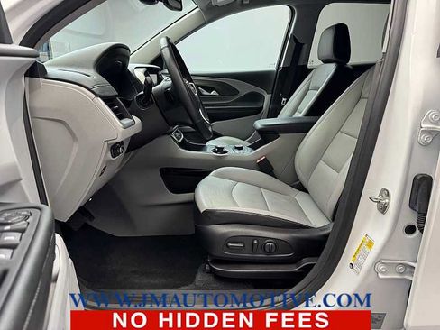 Used 2024 GMC Terrain SLT AWD/4WD image 12