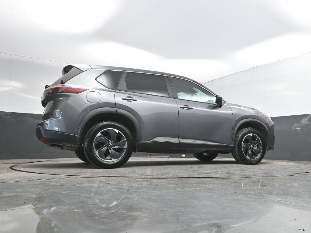Used 2024 Nissan Rogue SV FWD image 35