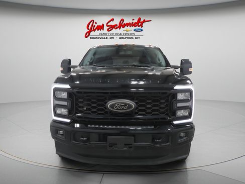 Used 2025 Ford F250 Lariat w/ Lariat Ultimate Package AWD/4WD image 3