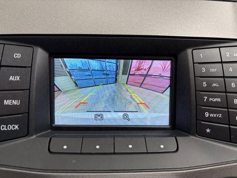 Used 2018 Ford Taurus SEL image 14