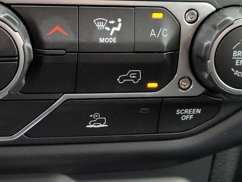 Used 2022 Jeep Wrangler Unlimited Sport image 21