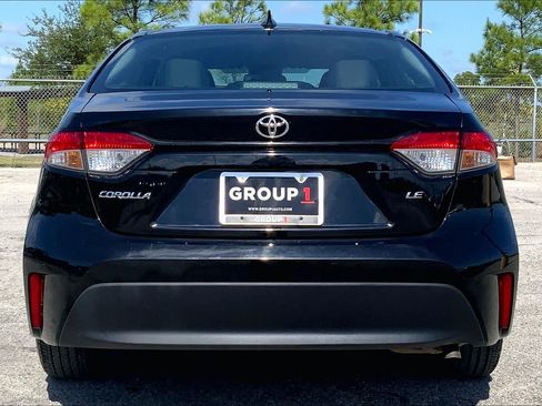 Used 2024 Toyota Corolla LE FWD image 5