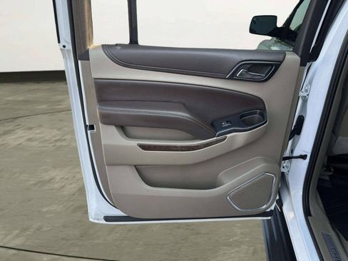 Used 2019 Chevrolet Suburban LT AWD/4WD image 38