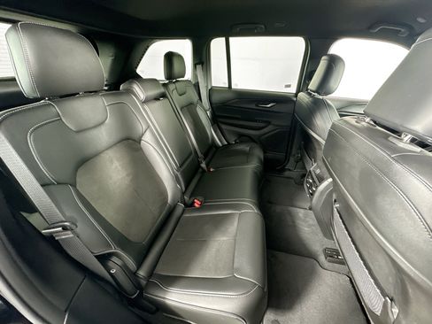 Used 2023 Jeep Grand Cherokee Altitude AWD/4WD image 25