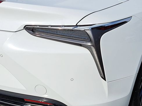 Used 2024 Lexus LC 500 Convertible w/ Touring Package RWD image 36