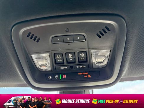 Used 2022 Chevrolet Traverse Premier w/ Redline Edition AWD/4WD image 21