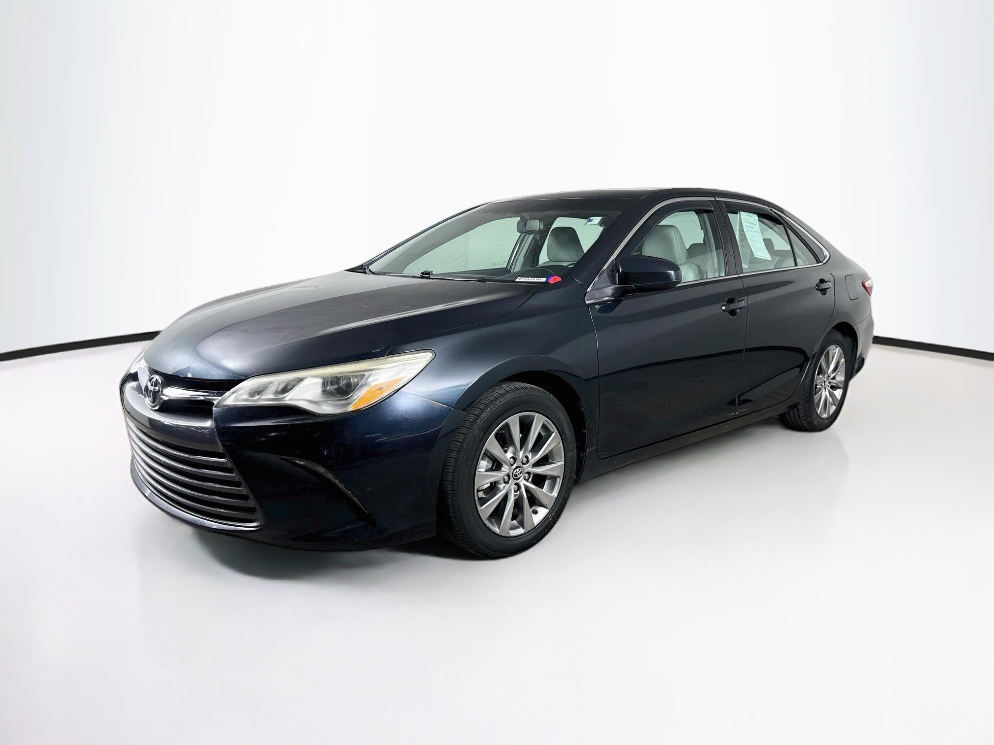 Used 2015 Toyota Camry XLE FWD image 4