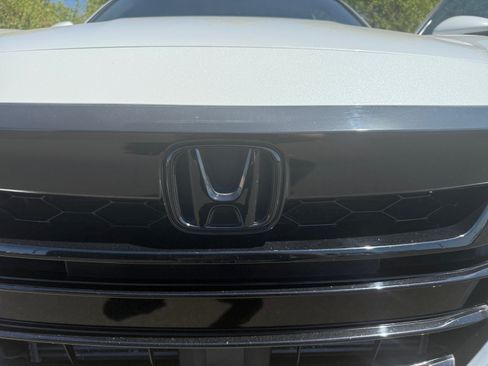 Used 2018 Honda Accord Touring image 21