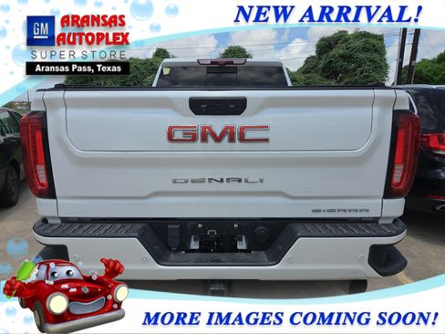 Used 2022 GMC Sierra 2500 Denali w/ Denali Ultimate Package AWD/4WD image 4