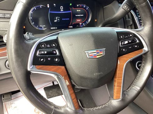 Used 2017 Cadillac Escalade ESV Luxury image 16