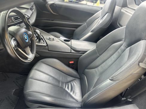 Used 2019 BMW i8 Roadster image 32