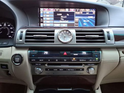 Used 2014 Lexus LS 460 w/ Comfort Package RWD image 20