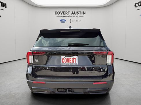 Certified 2025 Ford Explorer ST-Line w/ Premium Package image 4