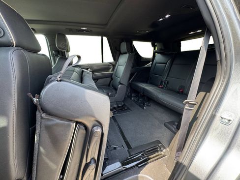 Used 2021 GMC Yukon SLT w/ SLT Premium Package AWD/4WD image 8