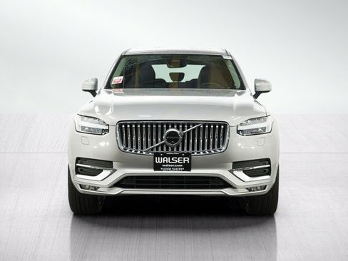 Used 2023 Volvo XC90 B6 Plus AWD/4WD image 8