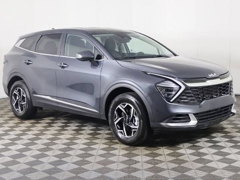 Used 2024 Kia Sportage LX AWD/4WD image 2