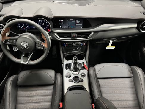 New 2025 Alfa Romeo Stelvio Sprint image 13