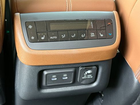 New 2026 Nissan Pathfinder Platinum FWD image 22
