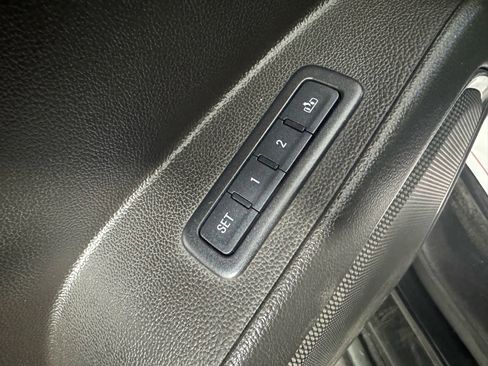 Used 2015 Chevrolet Suburban LT w/ Luxury Package image 45