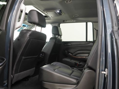 Used 2019 Chevrolet Suburban Premier AWD/4WD image 19