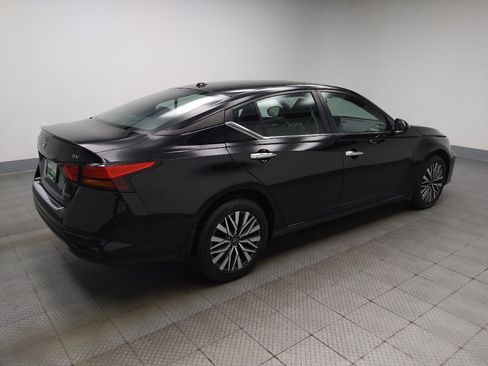 Used 2023 Nissan Altima 2.5 SV w/ SV Premium Package AWD/4WD image 10