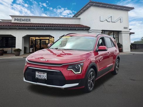 Used 2024 Kia Niro EX FWD image 4