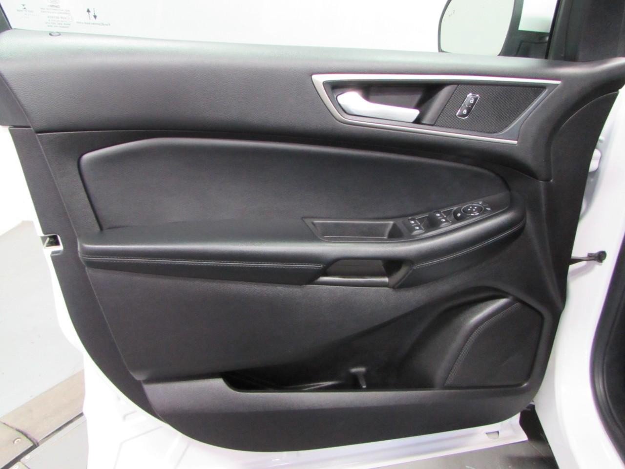 Used 2021 Ford Edge SEL AWD/4WD image 12
