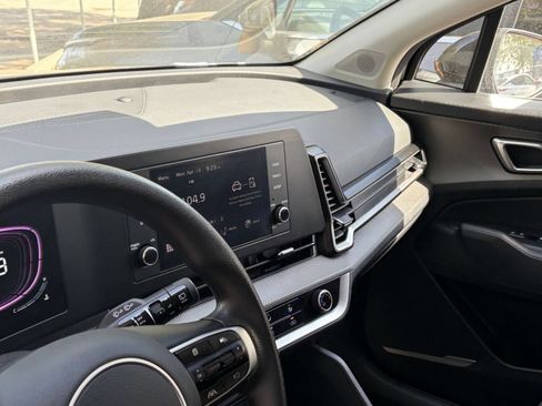 Used 2025 Kia Sportage LX AWD/4WD image 33