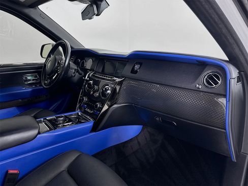 Certified 2021 Rolls-Royce Cullinan Black Badge image 30