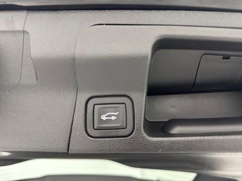 Used 2023 GMC Acadia AT4 w/ Technology Package image 33