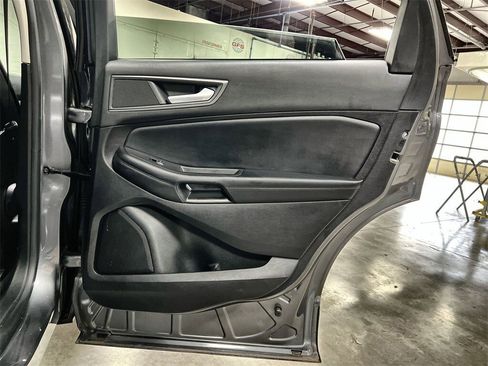 Used 2022 Ford Edge SE w/ Cargo Accessory Package image 23