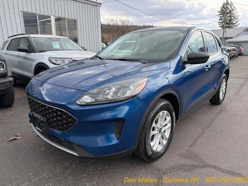 Certified 2022 Ford Escape SE w/ Cold Weather Package AWD/4WD image 1