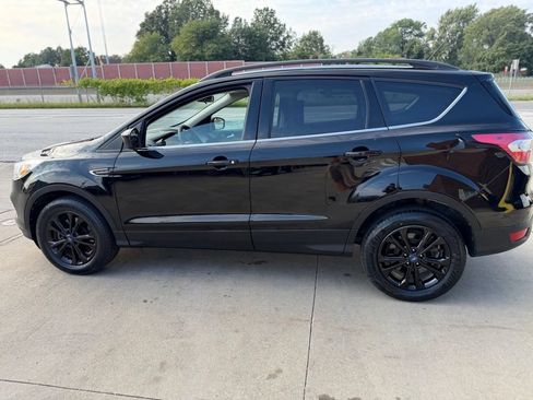 Used 2018 Ford Escape SE w/ SE Sync 3 Package AWD/4WD image 8
