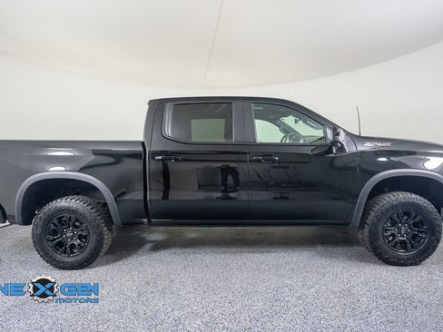 Used 2025 Chevrolet Silverado 1500 ZR2 w/ Technology Package AWD/4WD image 8