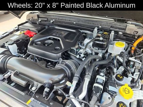 Used 2025 Jeep Wrangler Unlimited Sahara AWD/4WD image 17