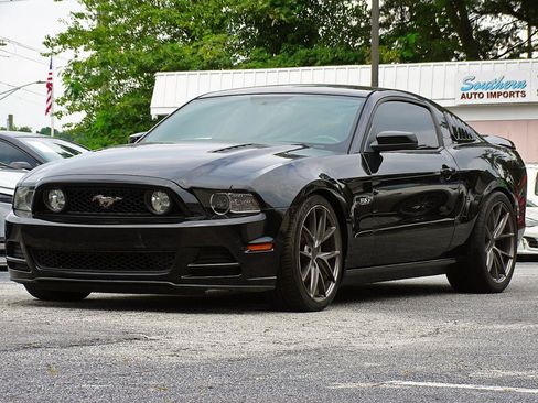 Used 2013 Ford Mustang GT Premium w/ Electronics Pkg RWD image 9