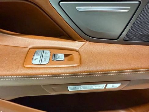 Used 2018 BMW 750i xDrive image 26