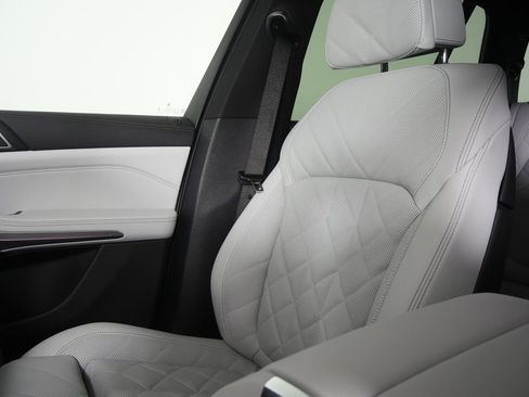 New 2026 BMW X5 xDrive50e w/ M Sport Package image 23