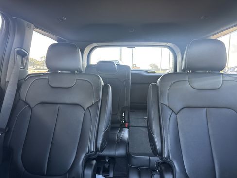 Used 2025 Jeep Grand Cherokee L Limited image 17