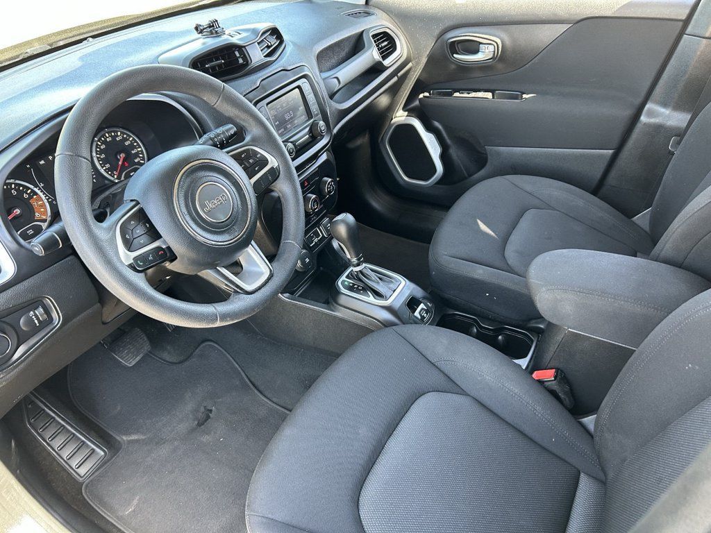 Used 2019 Jeep Renegade Sport w/ Sport Appearance Group AWD/4WD image 18