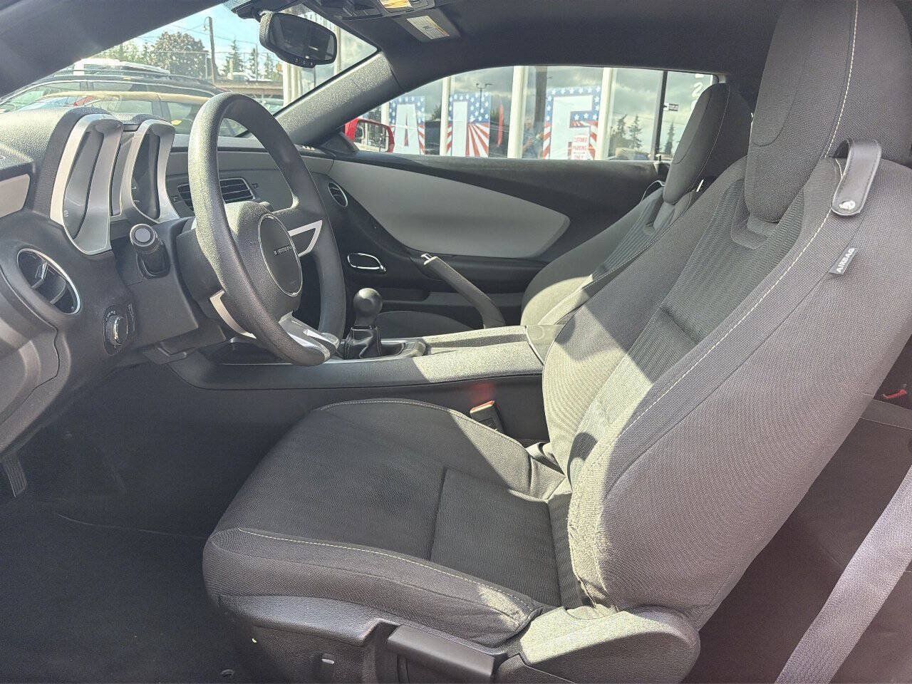 Used 2011 Chevrolet Camaro LS RWD image 21