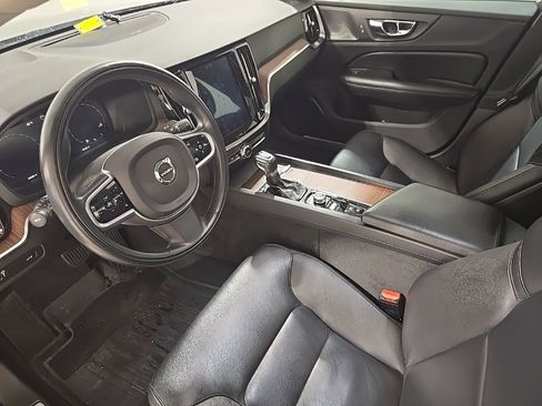 Used 2020 Volvo S60 T6 Momentum w/ Protection Package image 18