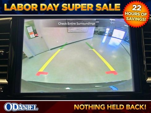 Used 2025 Chrysler Pacifica Select FWD image 17