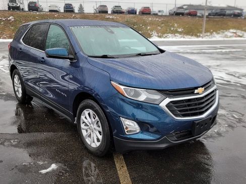 Used 2020 Chevrolet Equinox LT w/ Driver Convenience Package image 16